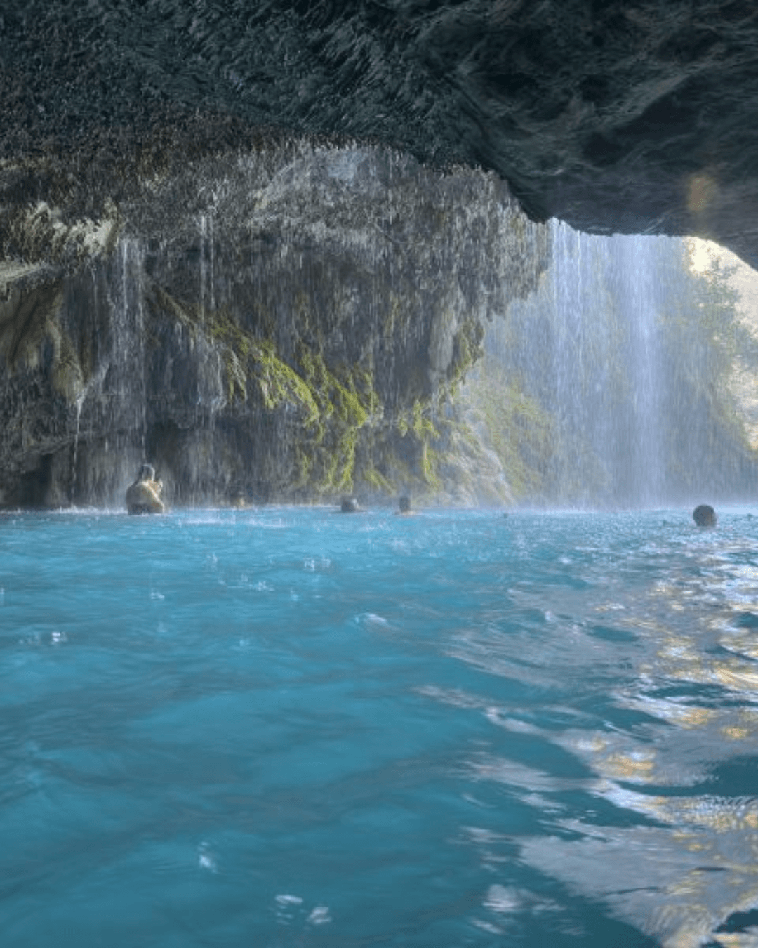 Transportation to Grutas de Tolantongo (Sierra & Daniel) - Image 6